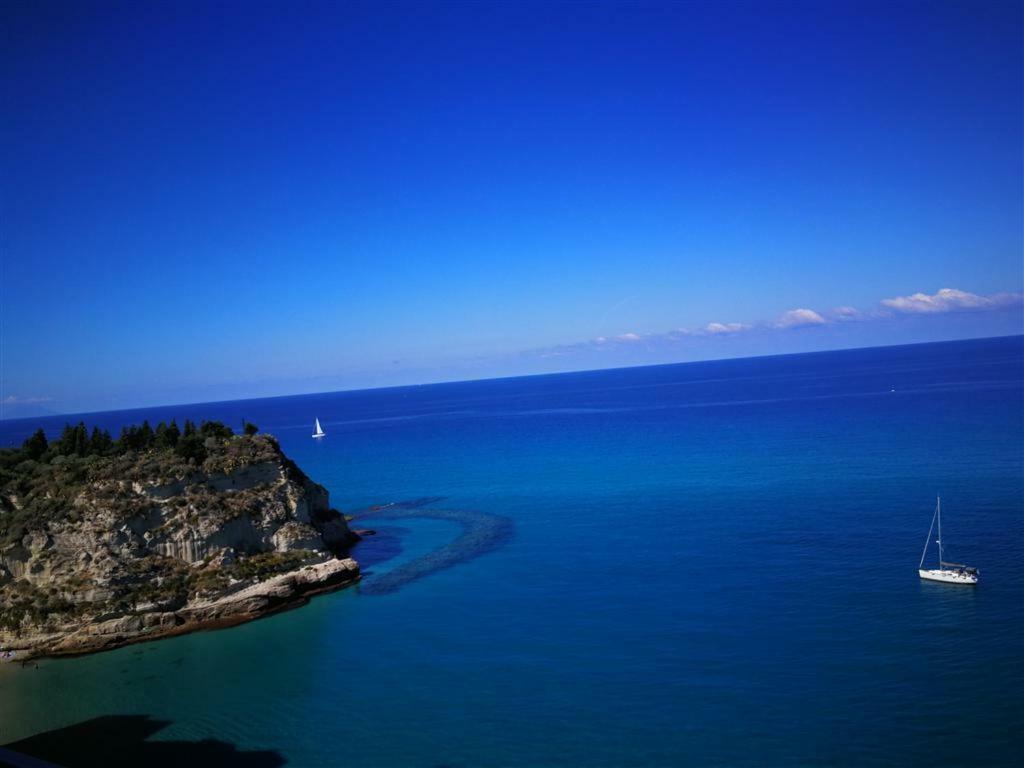 Isola Bella Sea-View Apartment Tropea Kültér fotó