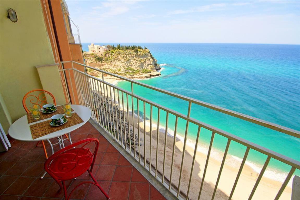 Isola Bella Sea-View Apartment Tropea Kültér fotó